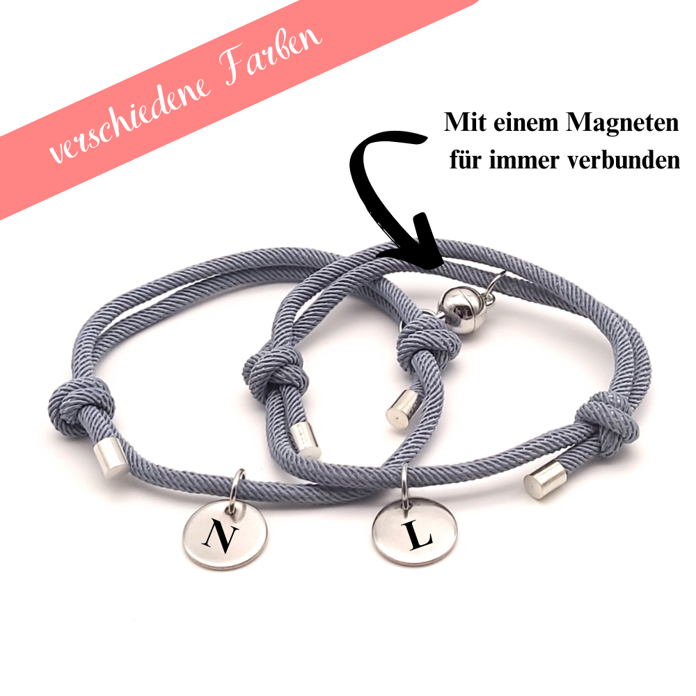 "Für immer verbunden" Magnetarmbänder mit Initialien - Gravur