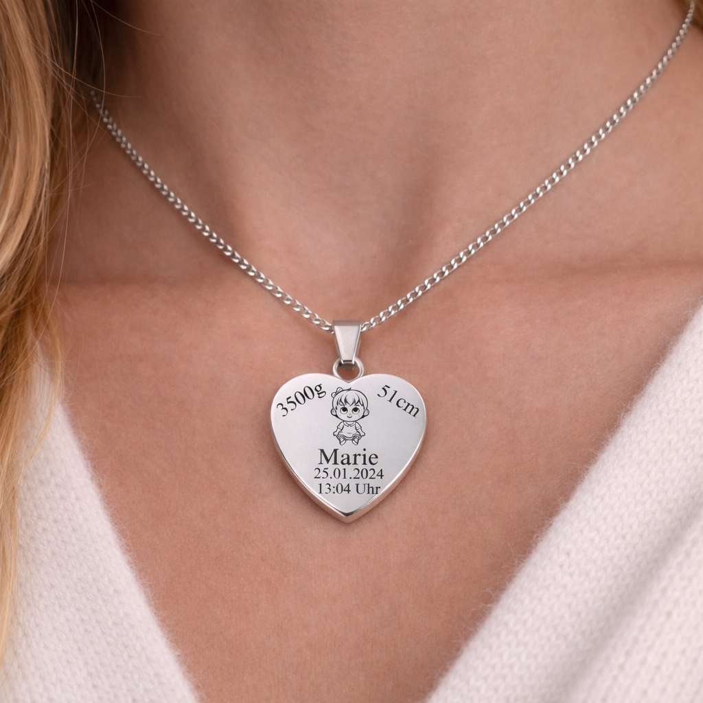 Silberne Herz Kette mit Baby Geburtsdaten graviert – personalisierter Schmuck