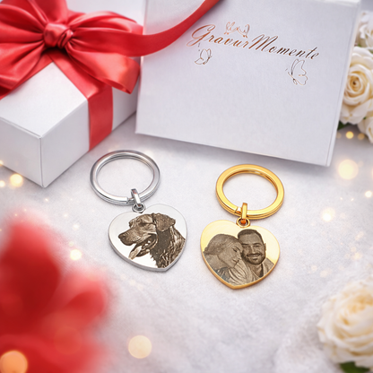 Foto Schlüsselanhänger in Herzform in Silber und Gold – personalisierbar mit Wunschbild