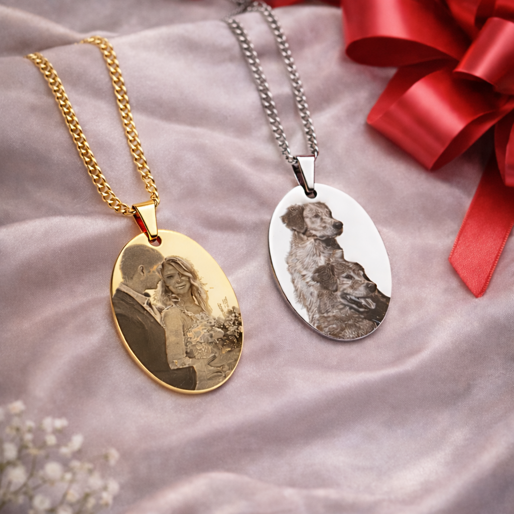 Ovale Foto Ketten in Gold und Silber mit Bildgravur – personalisierter Schmuck